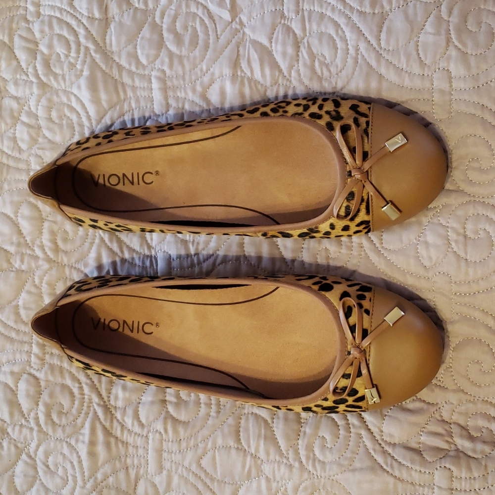 Vionic Minna Leopard Ballet Flats Size 9 M NWT